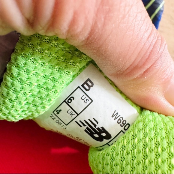 New Balance Shoes Women's  size 6 690 - Picture 6 of 6